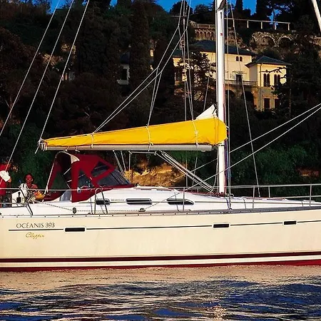 Boat In Bådhotel *